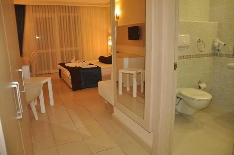 Blue Moon Hotel Bodrum 4*,
